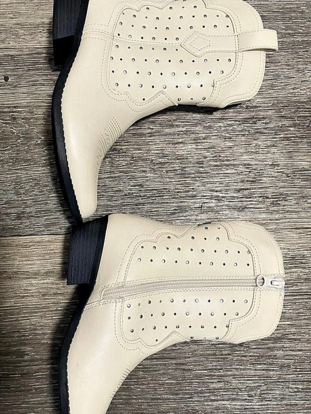 art class White Ankle Boots US 2